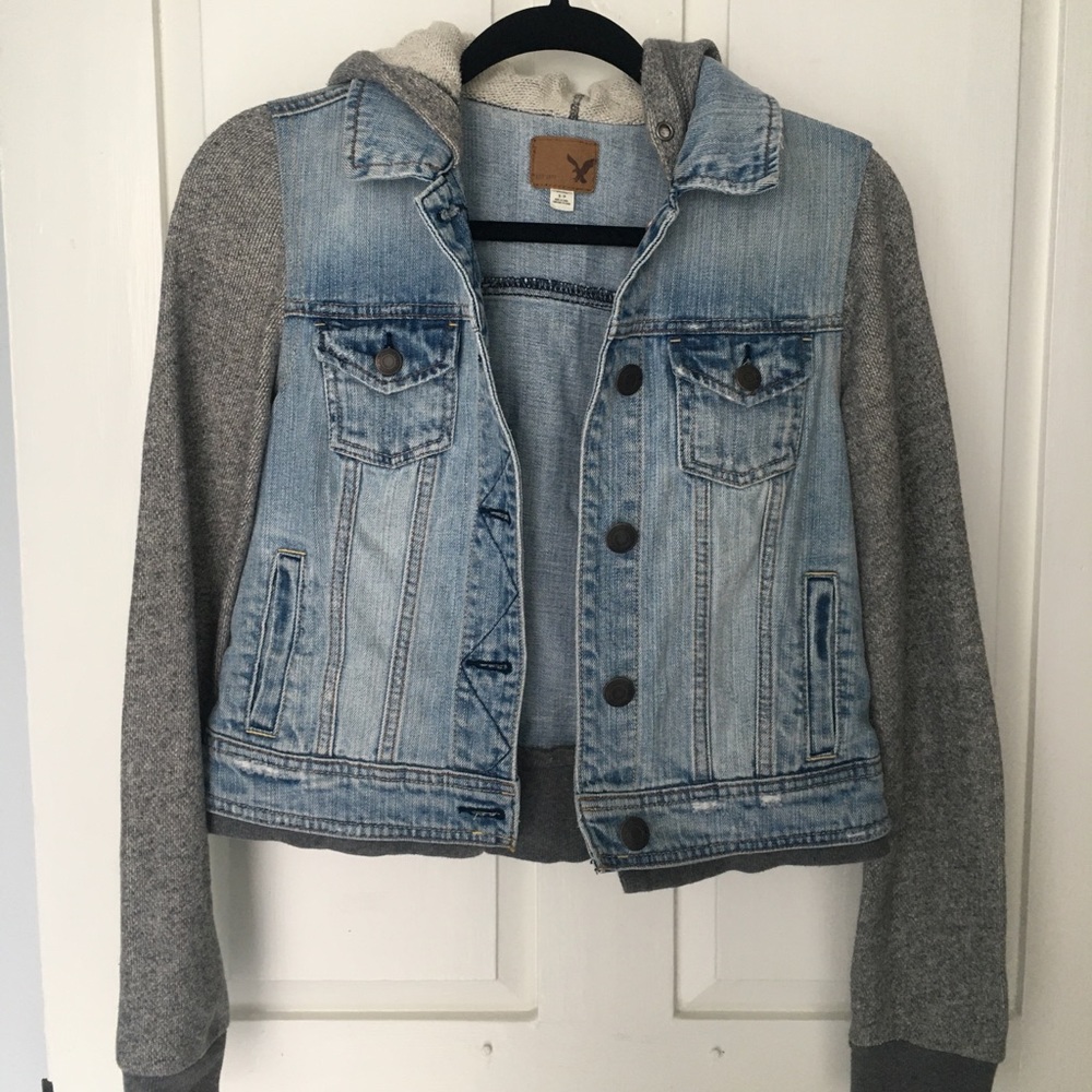 American Eagle Jean Jacket w Sweatshirt Sleeves